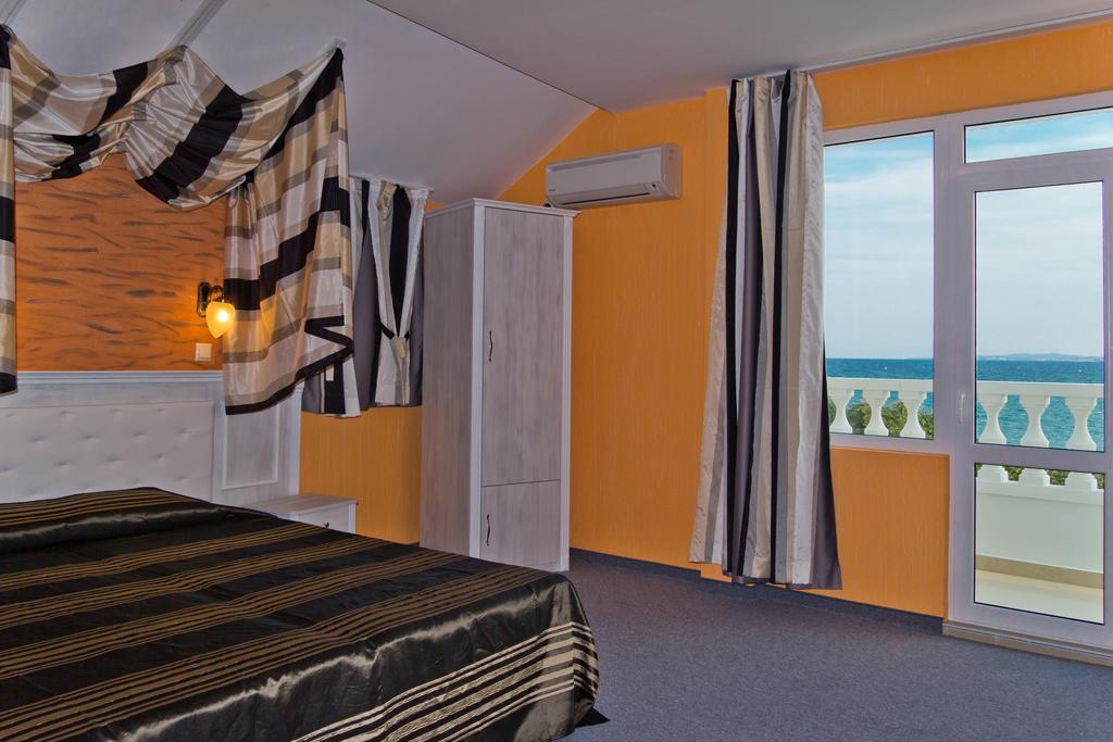 Family Hotel Paros Pomorie Rum bild